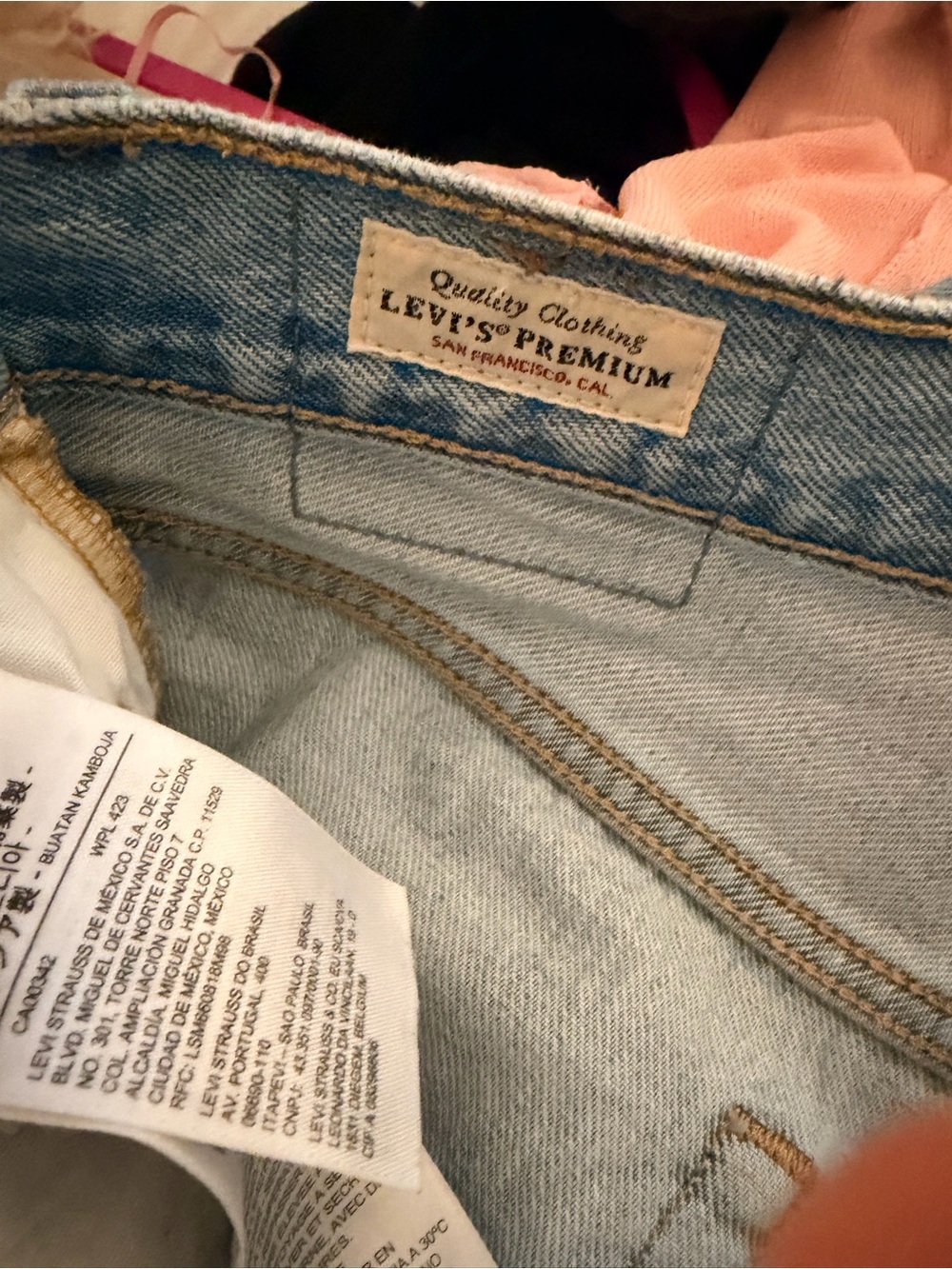 Levis Classic High-Rise Straight Leg Jeans — Light Blue - 501 - Crop - Size 26 - Picture 7 of 8